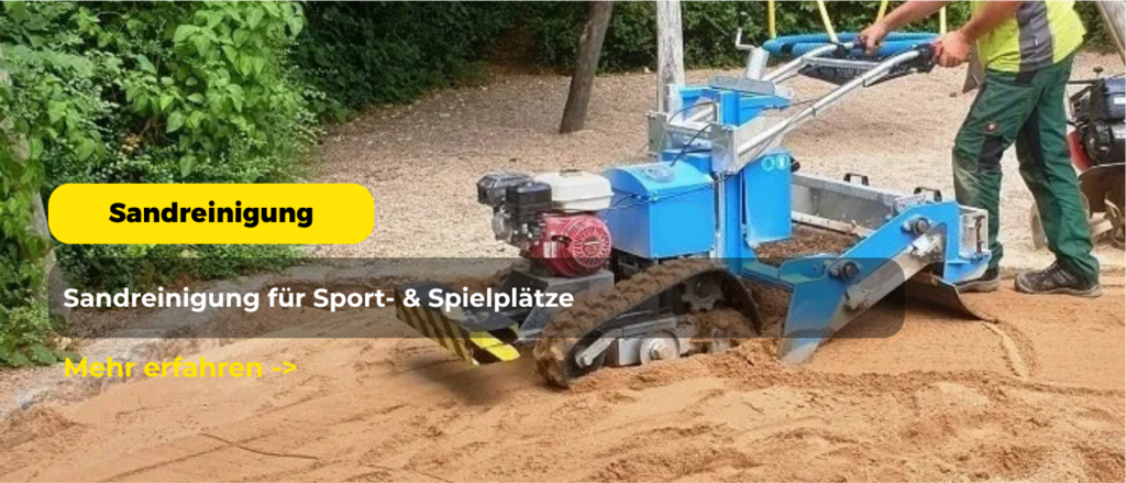 CFC Sandreinigungsmaschine reinigt Sandkasten auf Spielplatz